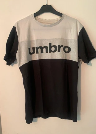 T-shirt Umbro noir et blanc, taille M, en très bon état, brand: Umbro, condition: Very good, size: M, €2.00, €2.80 includes Buyer Protection