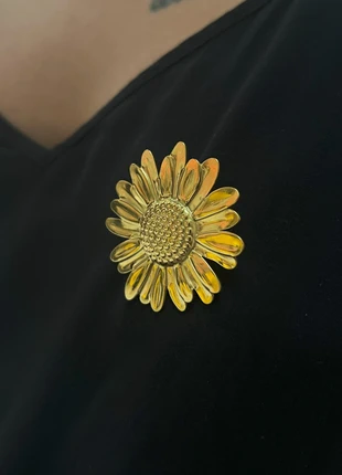Broches fleuries, marque: nyrabijoux, état: Neuf avec étiquette, 3,50 €, 4,38 € Protection acheteurs incluse
