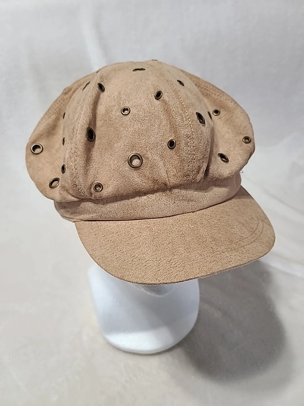 womens newsboy hat with  gromet Embellishment 1