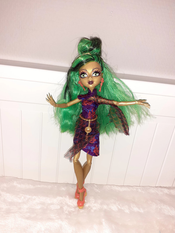 Monster High Scaris Deluxe Travel Dolls Wave 2 - Clawdeen Wolf