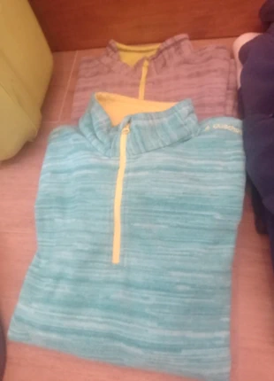 Fleeceblousjes , merk: Quechua, staat: Heel goed, maat: 13 jaar / 158 cm, € 4,00, € 4,90 inclusief Kopersbescherming