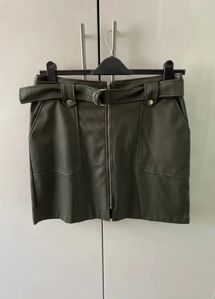 Khaki green, faux leather, zipper front, tie belt short knee length skirt, brand: Primark, condition: Very good, size: XL / UK 20-22, £1.50, £2.28 includes Buyer Protection