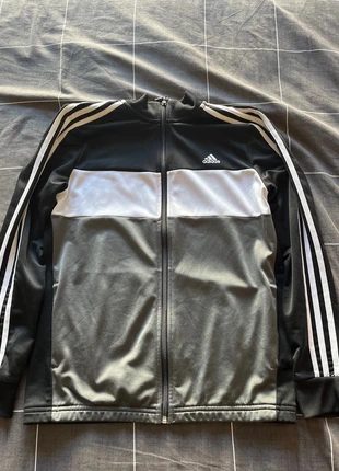 Casaco fato de treino Adidas tamanho 13-14 anos., brand: adidas, condizioni: Ottime, taglia: L, €10.00, €11.20 include la Protezione acquisti