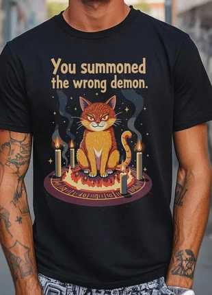 Camiseta Hombre Weirdo Cats, You summoned the wrong demon. Negra de algodón, marca: Friki Factoría, estado: Muy bueno, tamaño: L, 13,95 €, 15,35 € Protección al comprador Pro incluida