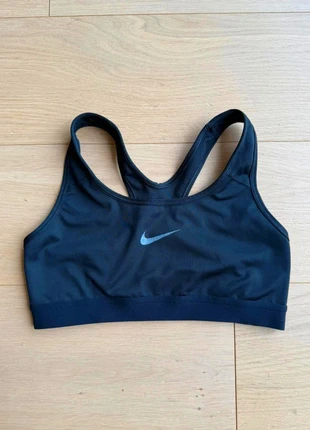 Magnifique Brassière Nike vintage, merk: Nike, staat: Heel goed, maat: S, € 4,80, € 5,74 inclusief Kopersbescherming