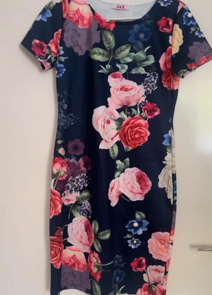 Elegantes Blumenkleid, marke: Sonstiges, zustand: Neu, größe: S / 36 / 8, 8,00 €, 9,10 € inklusive Vinted-Käuferschutz