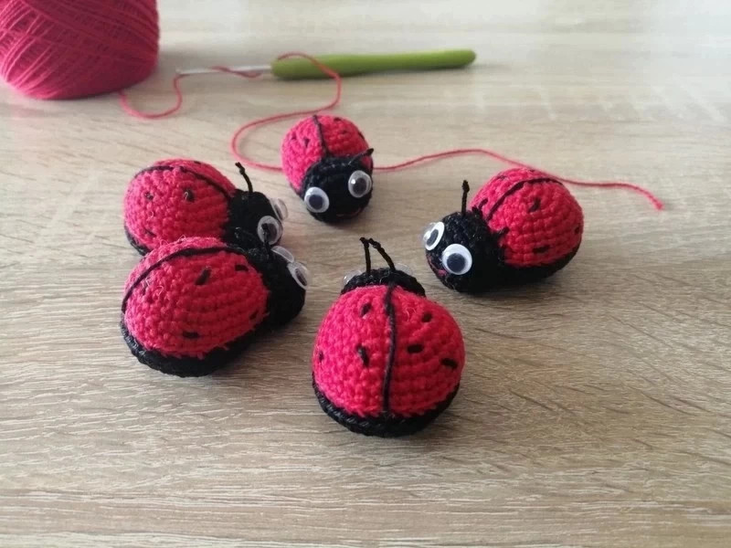 Coccinelle portachiavi amigurumi 🐞