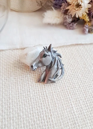 Broche tête de cheval, marke: cheval, zustand: Sehr gut, 9,00 €, 10,15 € beinhaltet Vinted-Käuferschutz Pro