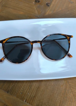 Lunettes de soleil léopard neuves, brand: Tendance, condizioni: Nuovo senza cartellino, €8.00, €9.10 include la Protezione acquisti