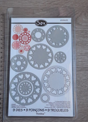 Set de 9 dies matrices de découpe Sizzix Thinlits, marke: Sizzix, zustand: Neu, 10,00 €, 11,20 € inklusive Vinted-Käuferschutz