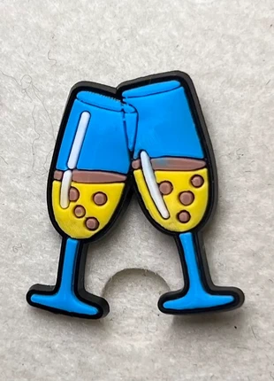 Jibbitz bedel voor Crocs schoenen klompen - champagne, staat: Heel goed, € 1,00, € 1,75 inclusief Kopersbescherming