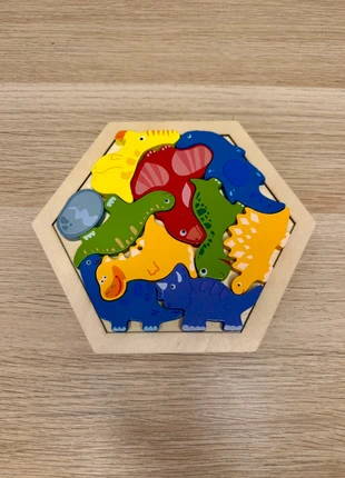 Wooden Dinosaur Puzzle, marca: Montessori, estado: Novo sem etiquetas, €9.00, €10.15 inclui Proteção do Comprador
