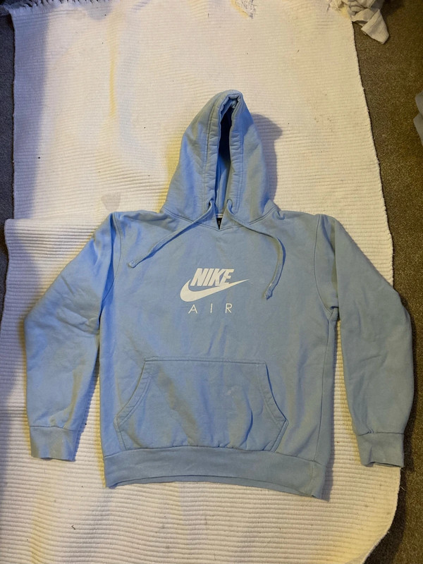 Light blue 2024 nike sweater