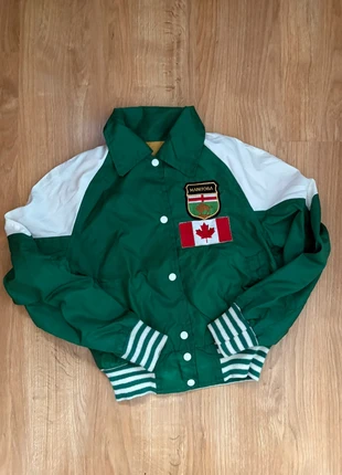 Veste Teddy Canada Manitoba - Veste Varsity Americain style verte et blanche - Taille S, merk: Varsity, staat: Heel goed, maat: S / 36 / 8, € 16,00, € 17,50 inclusief Kopersbescherming