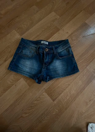 Mini short en jean vintage taille basse, marque: Denim Life, état: Très bon état, taille: XS / 34 / 6, 15,00 €, 16,45 € Protection acheteurs incluse