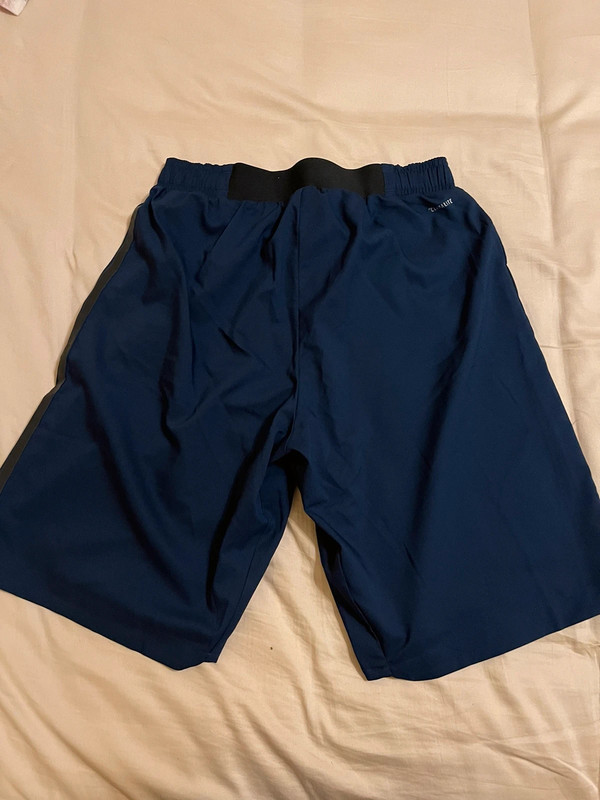 Pantaloncino real madrid sales