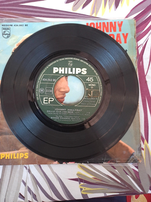 Johnny hallyday 45t je t écris souvent - Vinted