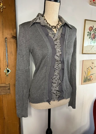 Pull 2 en 1 chemisier et gilet vintage y2k gris taille 38, marke: Vintage, zustand: Sehr gut, größe: M / 38 / 10, 12,00 €, 13,30 € beinhaltet Vinted-Käuferschutz Pro