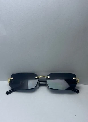 Brille Sonnenbrille dunkel rahmenlos schwarz/goldene Träger Y2K style vintage luxuriös, marke: Sonstiges, zustand: Neu, 9,00 €, 10,15 € inklusive Vinted-Käuferschutz