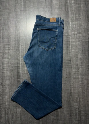 Jeans Levi’s femme vintage - W32L30 (M) - bleue - coupe mid rise Slim, marke: Levi's, zustand: Sehr gut, größe: M / 38 / 10, 12,00 €, 13,30 € inklusive Vinted-Käuferschutz