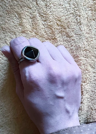 La bague argentée incrustée d’une pierre noire , estado: Bom, tamanho: Ajustável, €1.00, €1.75 inclui Proteção do Comprador
