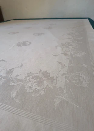 Nappe rectangulaire 2/4p en coton damassé fleurs pivoines, marque: Vintage Chic, état: Très bon état, 10,00 €, 11,20 € Protection acheteurs (Pro) incluse