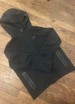 Gilet Nike tech fleece noir, marque: Nike, état: Très bon état, taille: S, 45,00 €, 47,95 € Protection acheteurs incluse