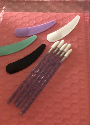 Lot applicateur lèvre et applicateur crème , brand: Shein, condition: New with tags, €1.20, €1.96 includes Buyer Protection