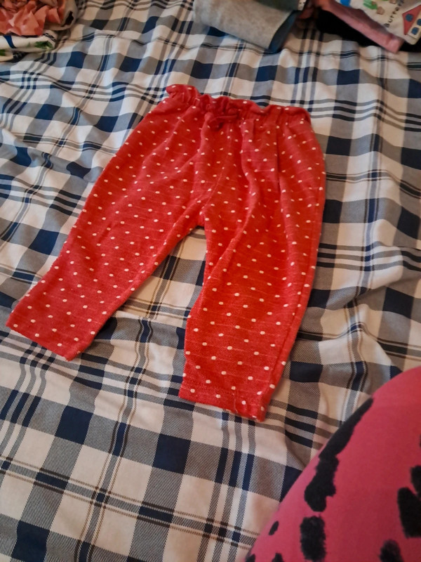 Pantaloni leggeri rossi 18 mesi