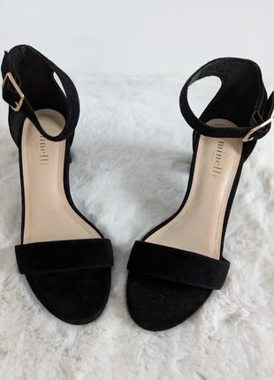 Escarpins noirs Minelli Paris – Modèle Tristana – Talons 6,5 cm – Pointure 35, marca: Minelli, estado: Novo com etiquetas, tamanho: 35, €49.99, €53.19 inclui Proteção do Comprador Pro