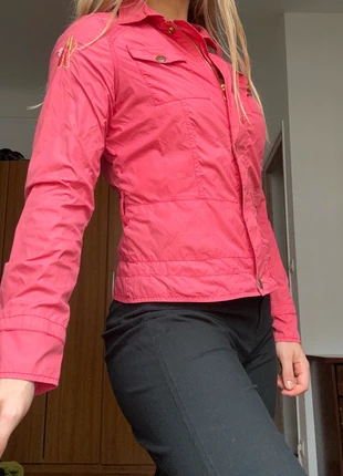 veste imperméable Moncler rose corail S 36 avec logo doré, marca: Moncler, estado: Muy bueno, tamaño: S / 36 / 8, 93,00 €, 98,35 € Protección al comprador incluida