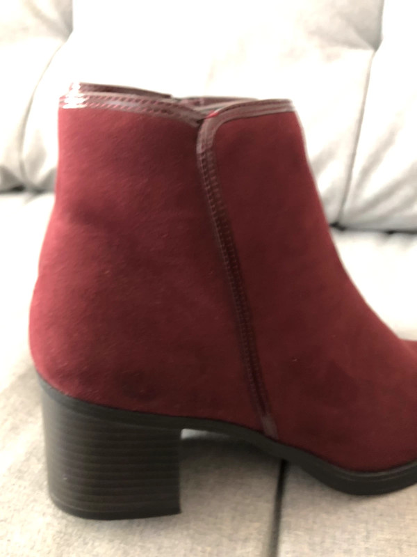 Ladies top burgundy boots