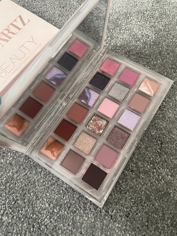 Huda Beauty Rose Quartz Eyeshadow Palette