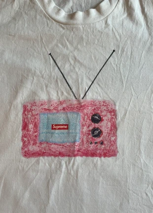 Tee Shirt Supreme Rose 🌸 Taille S, marke: Supreme, zustand: Sehr gut, größe: S, 125,00 €, 131,95 € inklusive Vinted-Käuferschutz