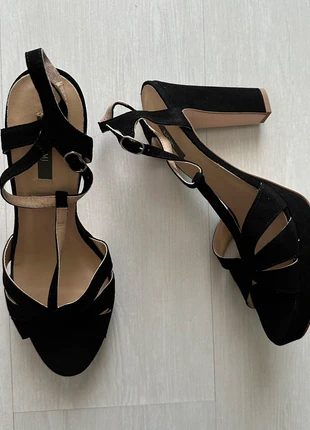 Sandales à talon noir avec plateforme à l’avant - Kiomi - 41 - neuves -cuir, marque: Kiomi, état: Neuf sans étiquette, taille: 41, 15,00 €, 16,45 € Protection acheteurs incluse