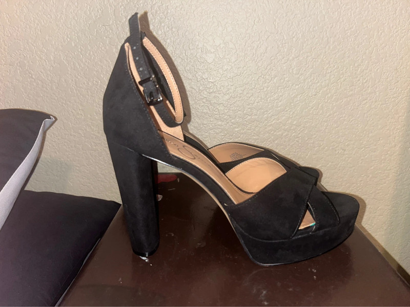 Black Heels Size 8 1/2 1