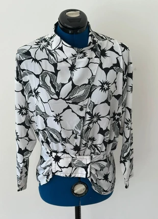 Chemise Vintage ceinturée à imprimé floral noir & blanc – Ester Ken Paris – Taille 40, marke: Ester Ken, zustand: Sehr gut, größe: L / 40 / 12, 12,00 €, 13,30 € beinhaltet Vinted-Käuferschutz Pro