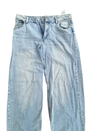 skater baggy low waist light blue wash jeans size 38 M, brand: Bershka, condizioni: Ottime, taglia: M / IT 42 / EU 38, €15.00, €16.45 include la Protezione acquisti