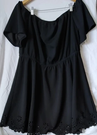 Hermoso vestido con borde calado, marque: Shein, état: Neuf avec étiquette, taille: XXL / 44 / 16, 7,00 €, 8,05 € Protection acheteurs incluse