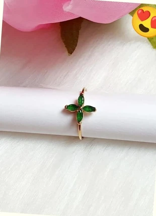 Superbe bague fleur croix strass vert en acier inoxydable doré ajustable, merk: Boutique Parisienne, staat: Heel goed, maat: Aanpasbaar, € 18,00, € 19,60 inclusief Kopersbescherming