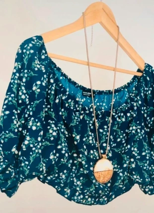 Top court fleuri bleu marine SHEIN Curve – Taille 2XL – Épaules dénudées & manches bouffantes, marque: Shein, état: Très bon état, taille: XXL / 44 / 16, 4,00 €, 4,90 € Protection acheteurs incluse