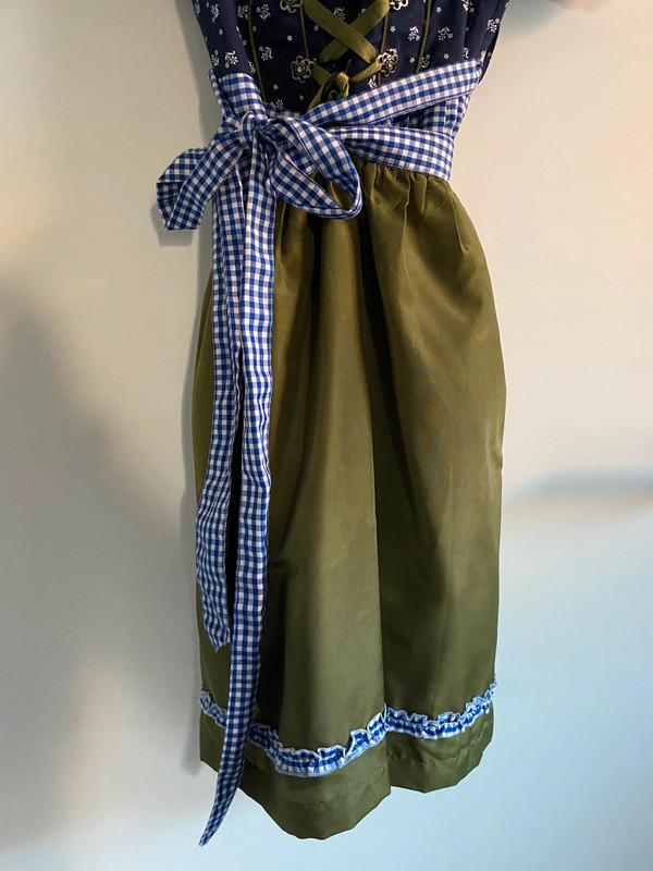 Dirndl / Tracht – mit Bluse – grün-blau 2