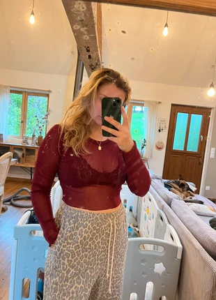 Haut transparent bordeaux, marke: Shein, zustand: Sehr gut, größe: M / 38 / 10, 4,00 €, 4,90 € inklusive Vinted-Käuferschutz