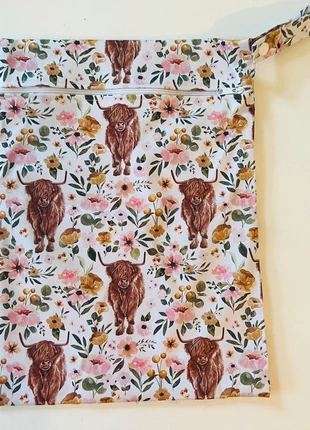 Sac / Pochette imperméable – Très grand format 35×25 cm – Motif vache des Highlands fleurie, brand: Sac imper, condition: New with tags, €3.00, €3.85 includes Buyer Protection Pro