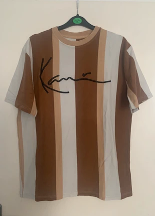 T-shirt Karl Kani Blanc/Marron/Beige Taille S, merk: Karl Kani, staat: Heel goed, maat: S, € 10,00, € 11,20 inclusief Kopersbescherming