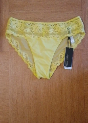 culotte T 38 Andres sarda, merk: Andres Sarda, staat: Nieuw met prijskaartje, maat: M / 38 / 10, € 15,00, € 16,45 inclusief Kopersbescherming