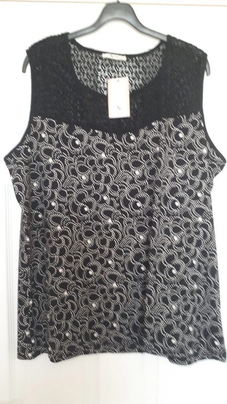 TU lace yoke print top size 24 | Vinted