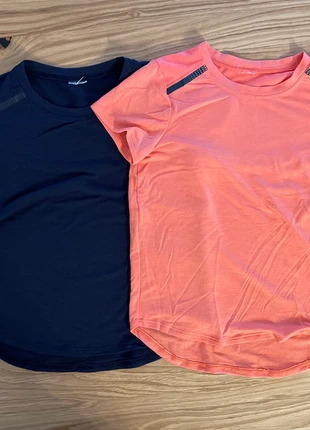 Lot de deux haut de sport, marca: Decathlon, estado: Muy bueno, tamaño: 4 años / 104 cm, 5,00 €, 5,95 € Protección al comprador incluida
