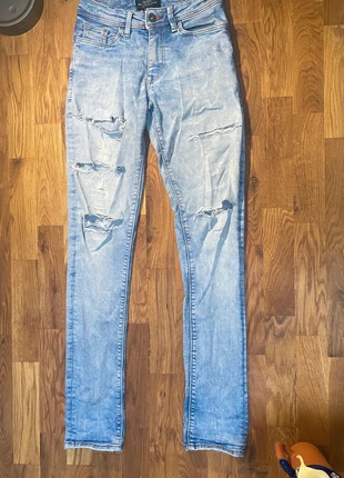 👖Jean skinny fit Bershka - Style déchiré, marca: Bershka, estado: Satisfactorio, tamaño: W33 | ES 42, 5,00 €, 5,95 € Protección al comprador incluida