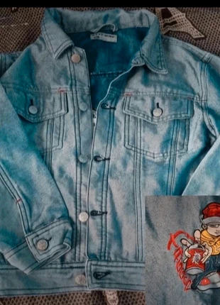 Veste en jean 8ans style vintage avec broderie au dos, brand: Bestway, condizioni: Ottime, taglia: 8 anni / 128 cm, €20.00, €21.70 include la Protezione acquisti